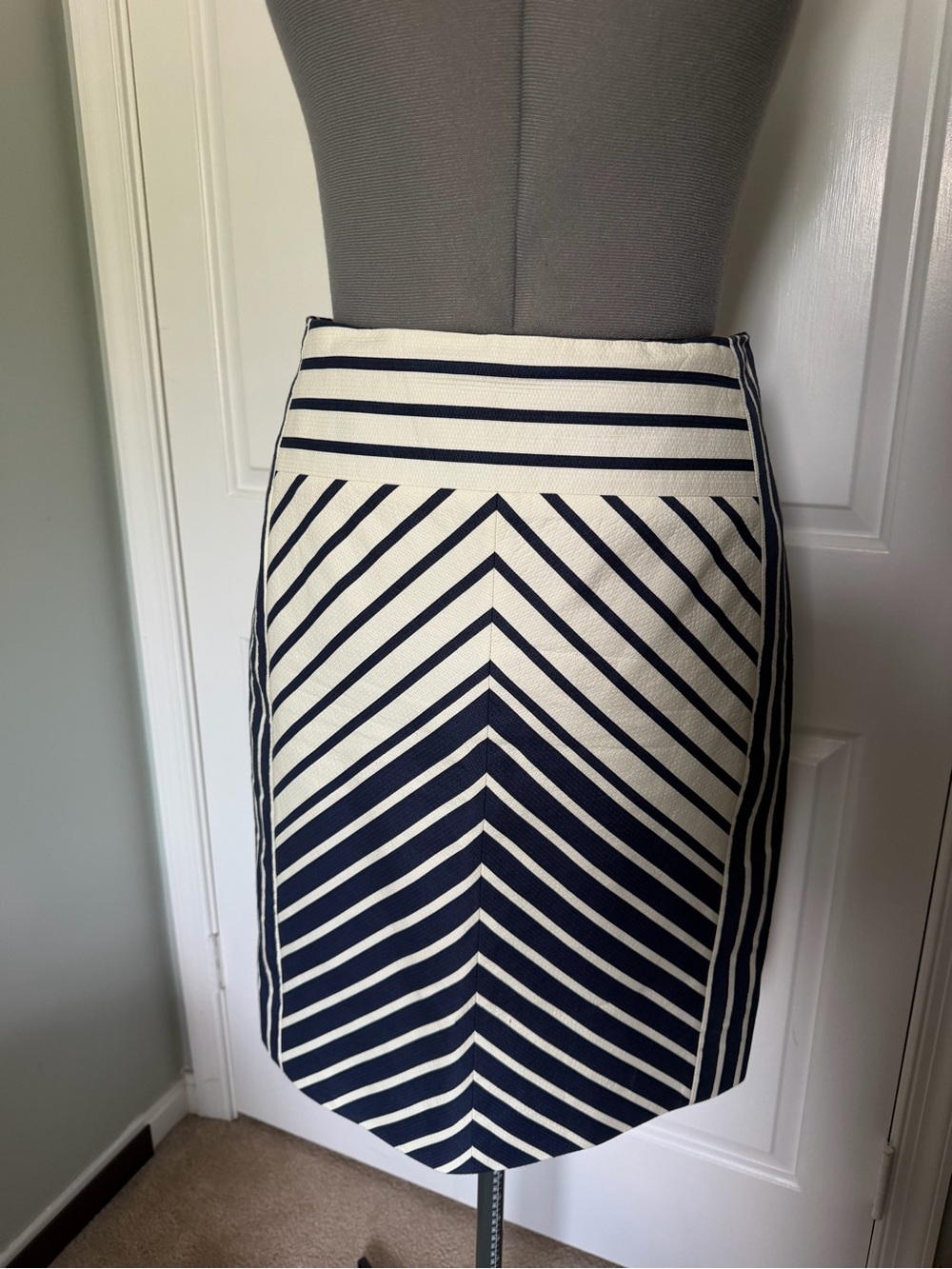 Jcrew Navy and Cream Chevron Striped Pencil Skirt 10